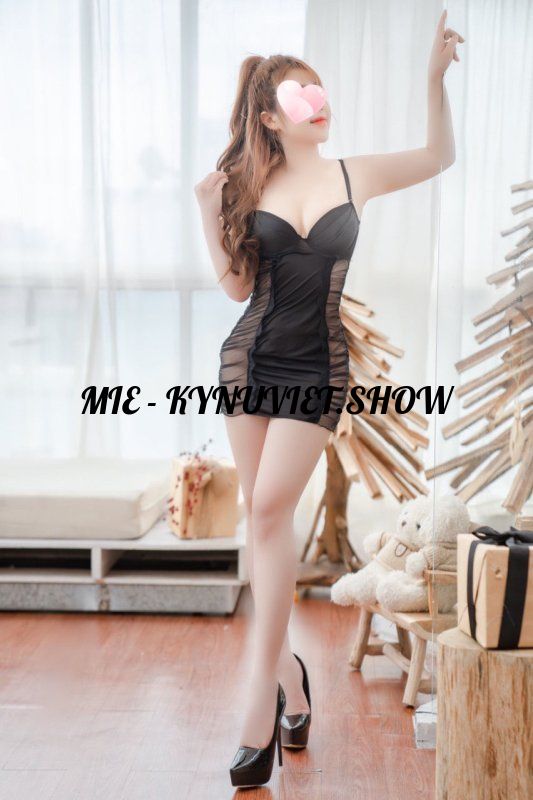 re-up-thao-jenny-gai-xinh-chieu-khach-phuc-vu-massage-1939916-original.jpg