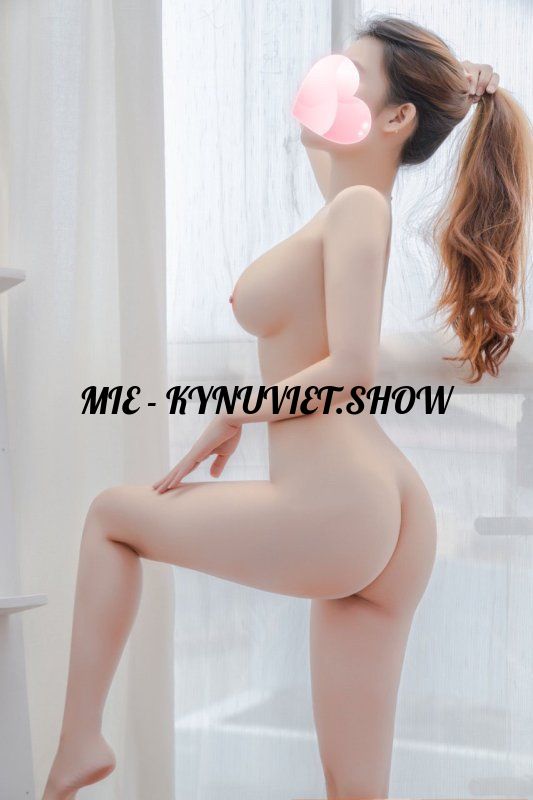reup-van-nhi-massage-sua-tuoi-ngot-ngao-xinh-dep-2013946-original.jpg